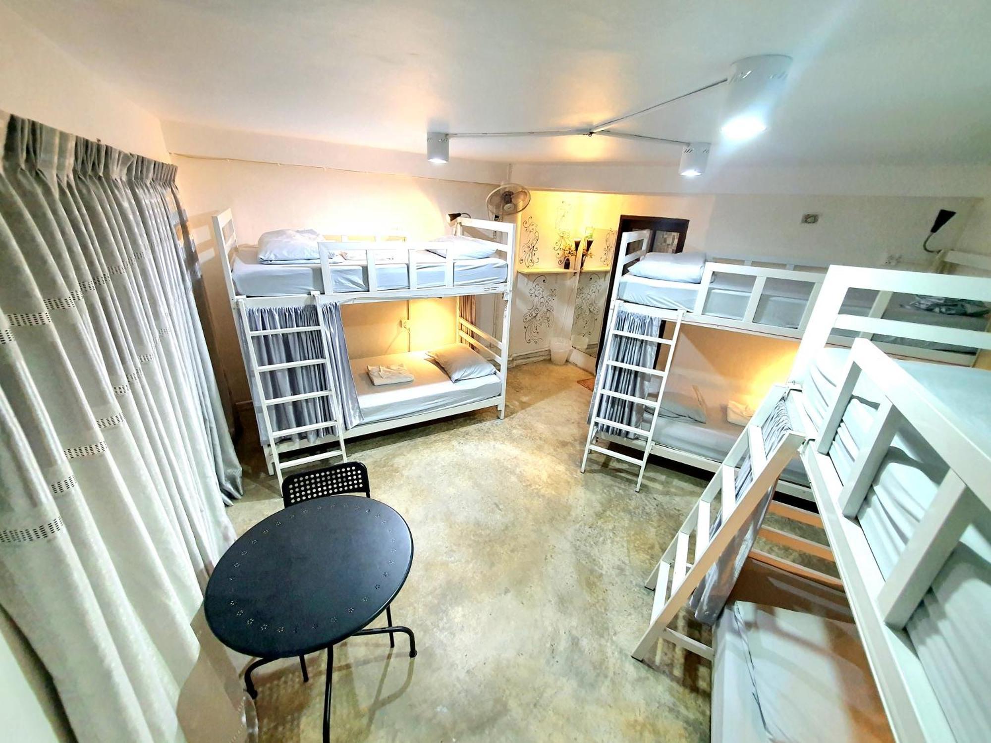 Home16 Sukhumvit16 Bangkok Exteriér fotografie