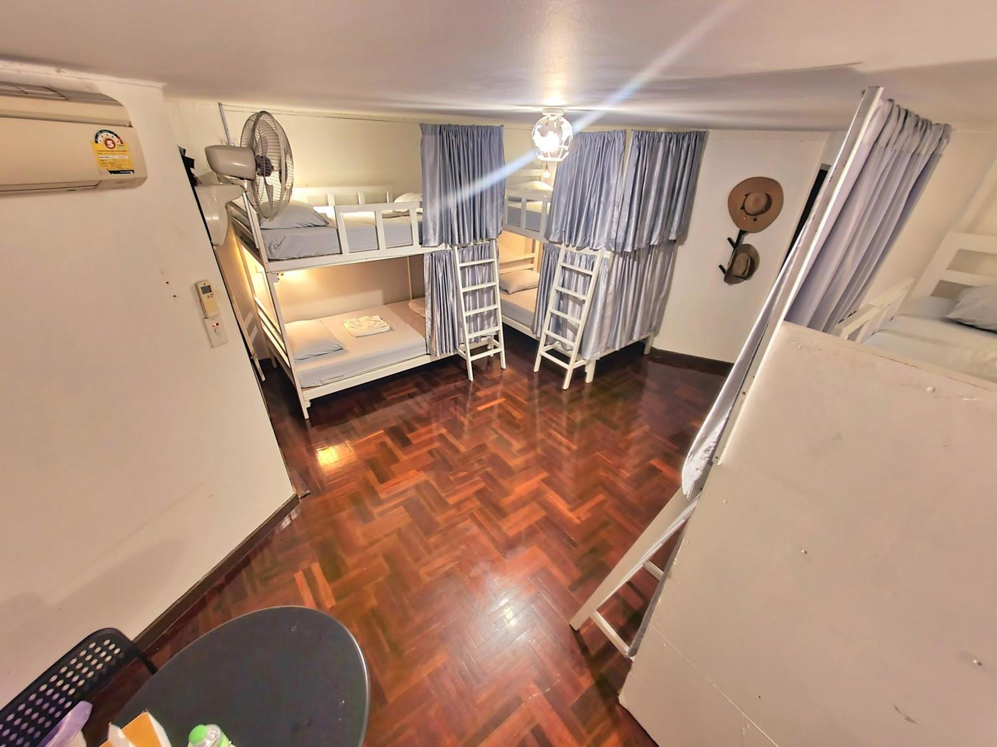 Home16 Sukhumvit16 Bangkok Exteriér fotografie