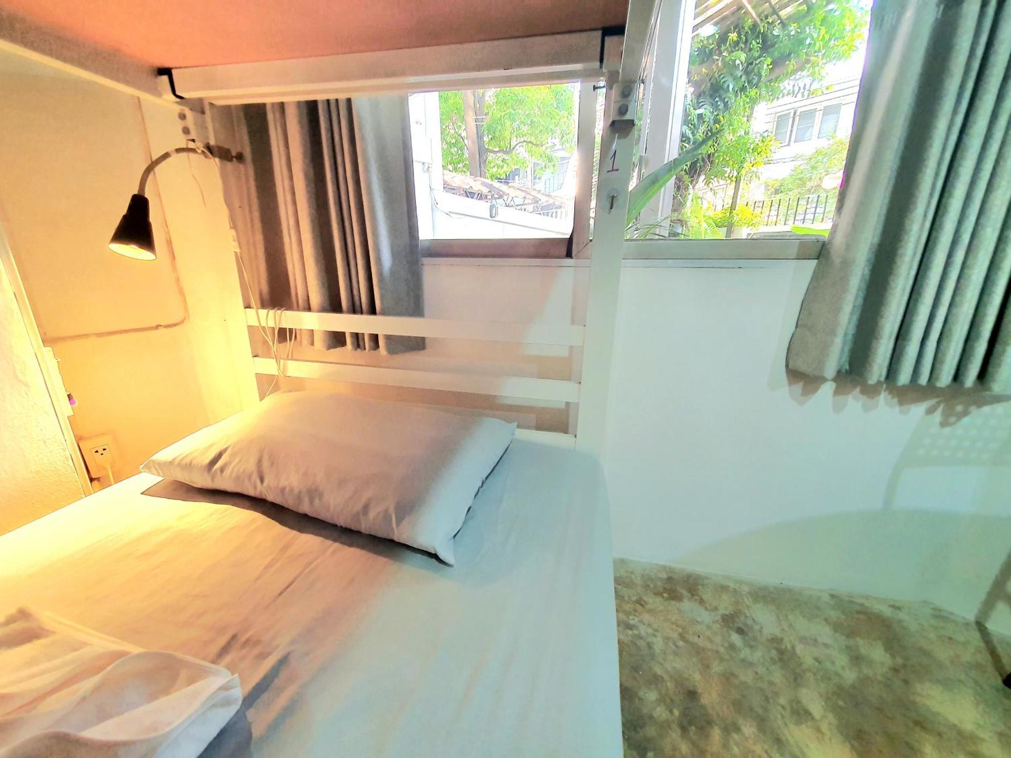 Home16 Sukhumvit16 Bangkok Exteriér fotografie