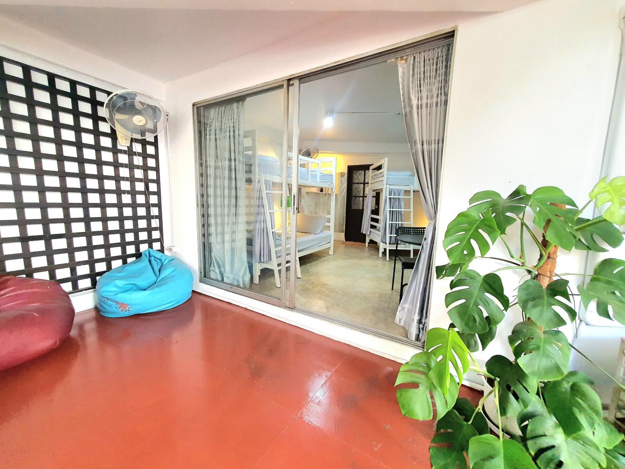 Home16 Sukhumvit16 Bangkok Exteriér fotografie
